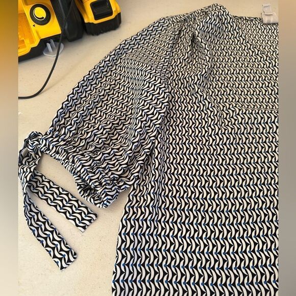 Worthington Women's Black and White Patterned Top - Picture 2 of 4